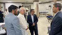 حضور رئیس دانشگاه در بیمارستان کوثر سمنان جهت پیگیری وضعیت خدمت رسانی به دانشجویان حادثه دیده دانشگاه