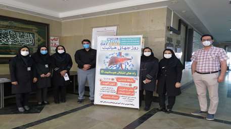  اقدامات مشترک واحد آموزش ارتقاء سلامت و کنترل عفونت به مناسبت روز جهانی هپاتیت در بیمارستان کوثر