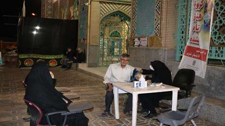  برپایی میز خدمت توسط بسیج جامعه پزشکی بیمارستان کوثر به مناسبت تاسوعا و عاشورای حسینی