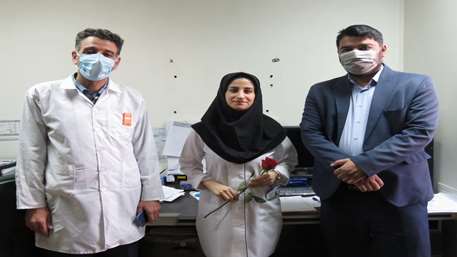  تجلیل ازپرسنل رادیولوژی بمناسبت روز جهانی رادیولوژی درمرکز آموزشی پژوهشی و درمانی کوثر