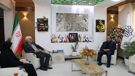  دیدار سرپرست مرکز آموزشی پژوهشی و درمانی کوثر با شهردار شهرستان سمنان