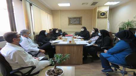  بازدید تیم ارزیاب دانشکده پزشکی از گروه های قلب و عروق و طب اورژانس بیمارستان کوثر