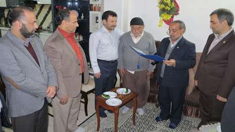  تقدیر از رزمنده و پرستار سخت کوش بیمارستان کوثر سمنان