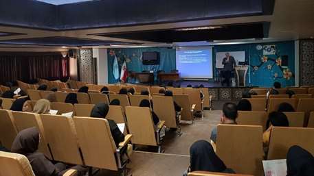  سخنرانی دکتر فرهاد ملک فوق تخصص ریه در خصوص علائم و روشهای پیشگیری از سرطان ریه 