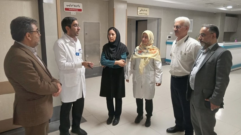بازدید رئیس دانشگاه علوم پزشکی استان سمنان از مرکز رادیوتراپی بیمارستان کوثر